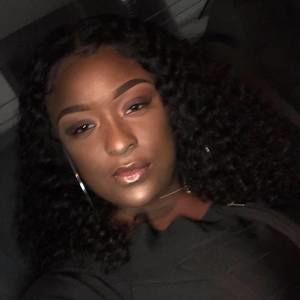 Meet your Posher, Tia